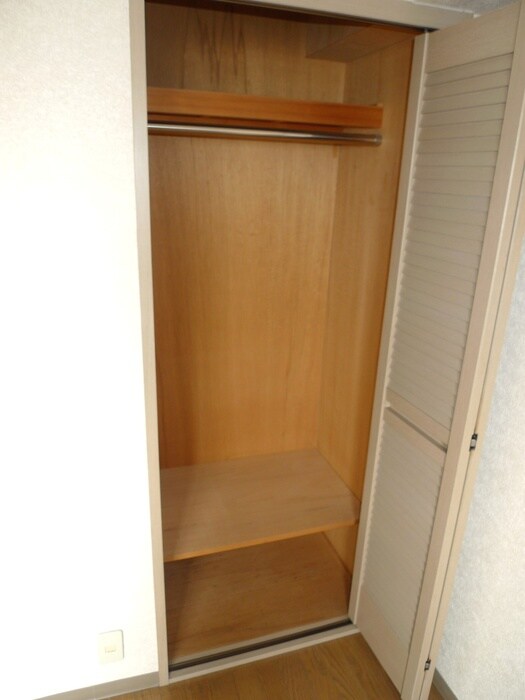 物件内観写真12　(収納)