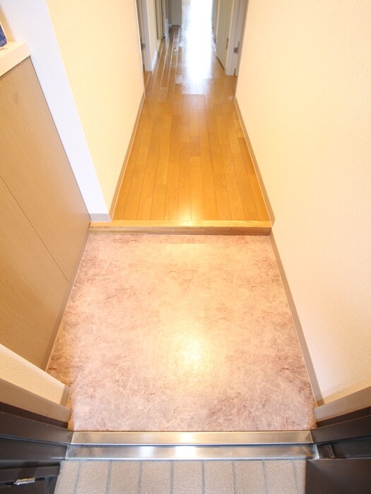 物件内観写真14　(玄関)