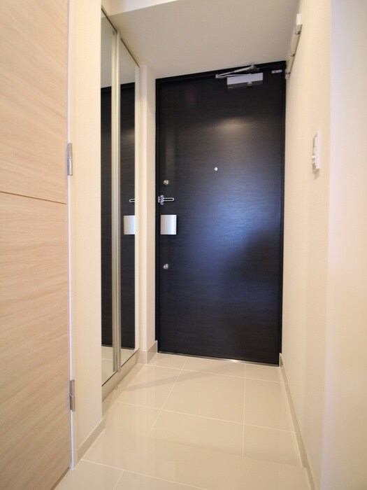 物件内観写真15　(玄関)