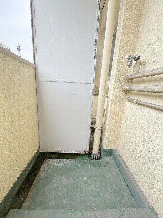 物件内観写真16　(洗濯機置場)