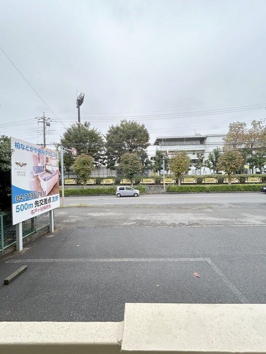 物件内観写真22　(室内からの展望)