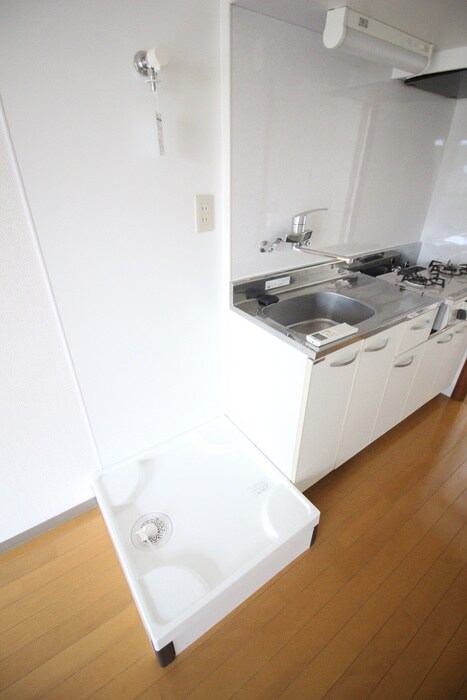 物件内観写真15　(洗濯機置場)