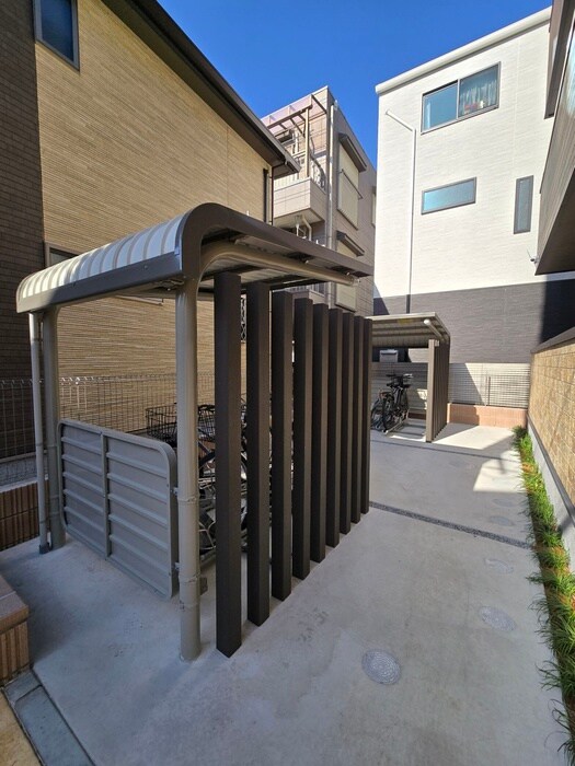 物件外観写真2　(駐輪場)