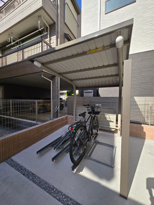 物件外観写真3　(駐輪場)