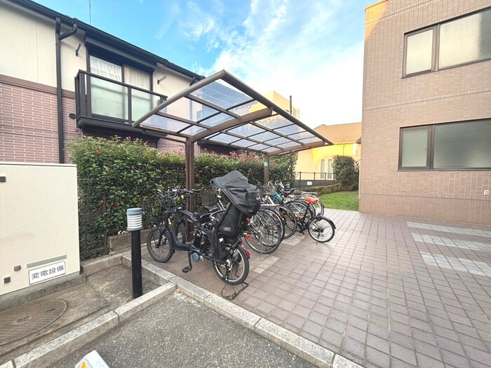 物件外観写真6　(駐輪場)