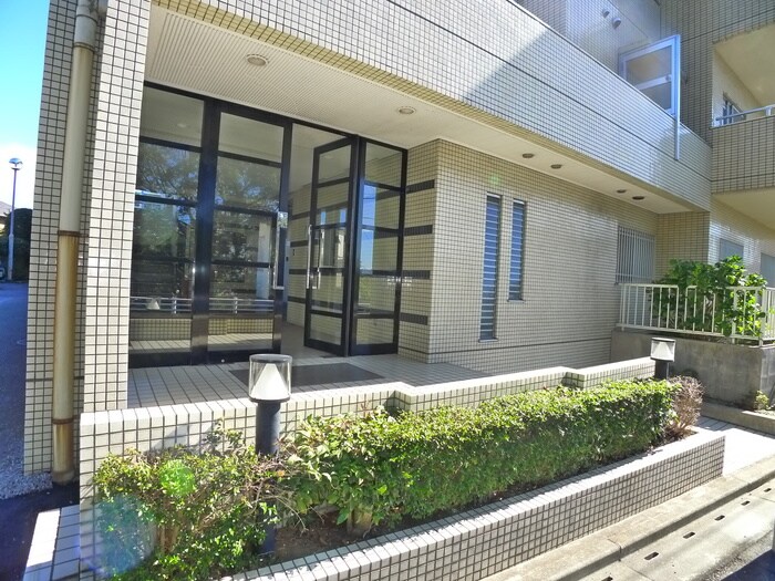 物件外観写真4　(エントランス部分)