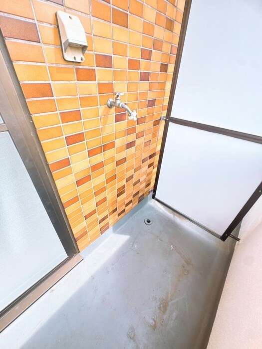 物件内観写真16　(洗濯機置場)