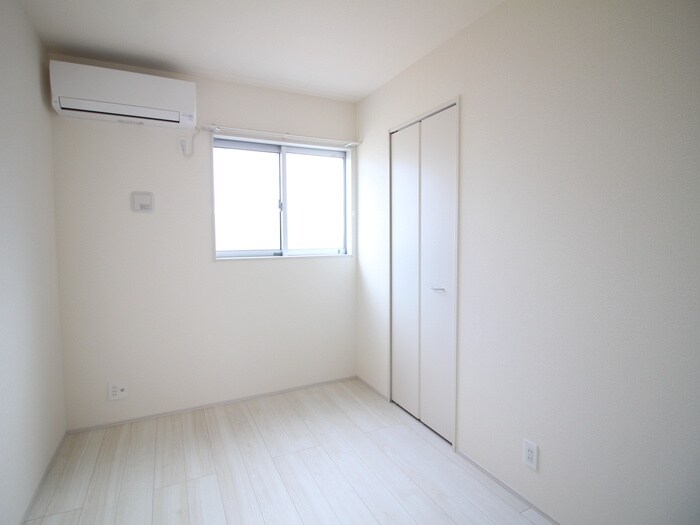 物件内観写真9　(居室)