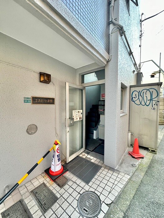 物件外観写真3　(エントランス部分)