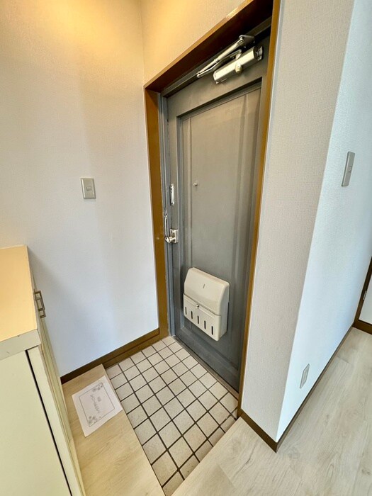 物件内観写真13　(玄関)