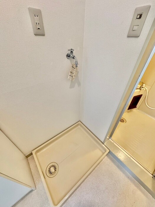 物件内観写真18　(洗濯機置場)