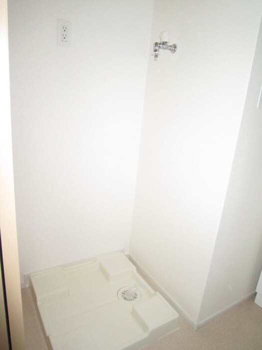 物件内観写真9　(洗濯機置場)