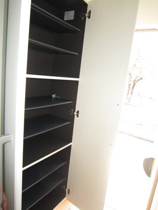 物件内観写真12　(玄関)