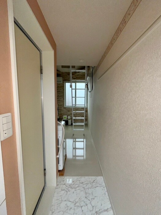 物件内観写真17　(廊下)