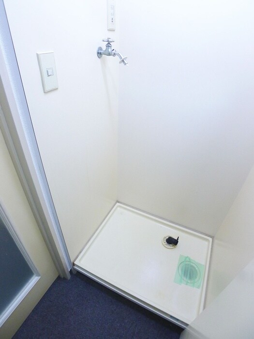 物件内観写真15　(洗濯機置場)