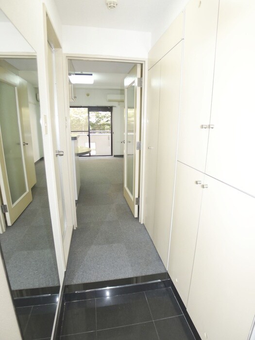 物件内観写真16　(玄関)