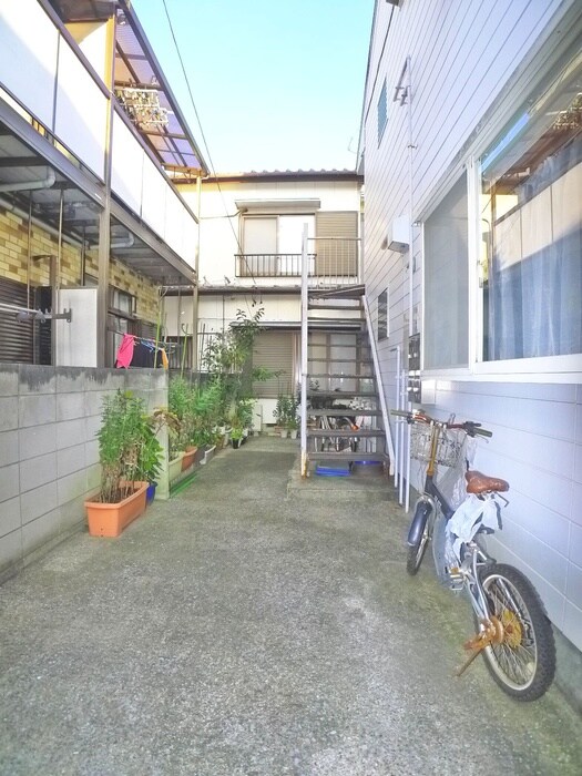 物件外観写真4　(エントランス部分)