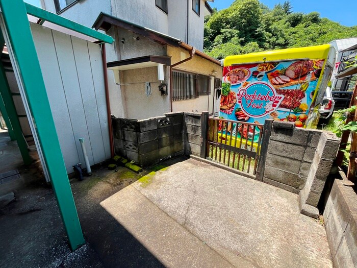 物件外観写真5　(駐輪場)