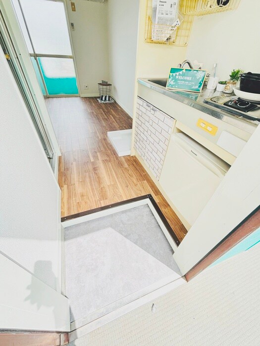 物件内観写真12　(玄関)