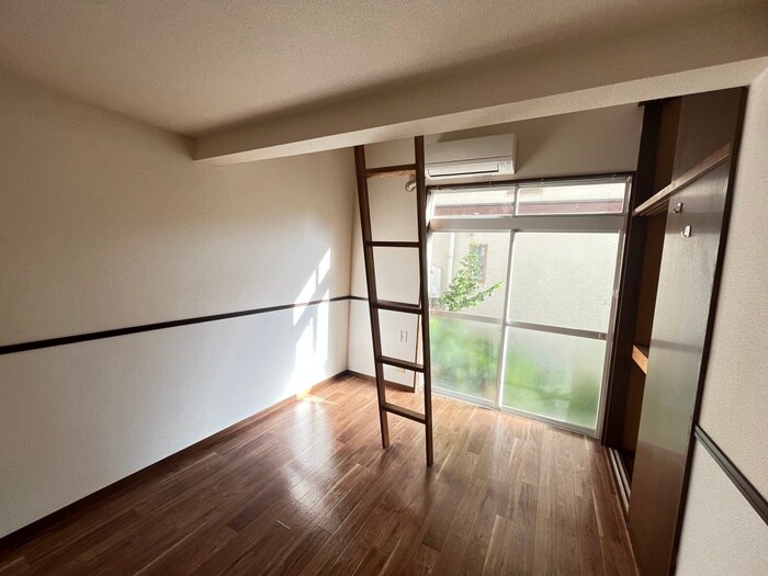 物件内観写真4　(居室)