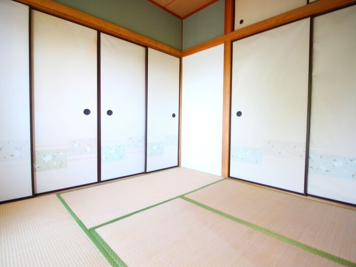 物件内観写真4　(居室)