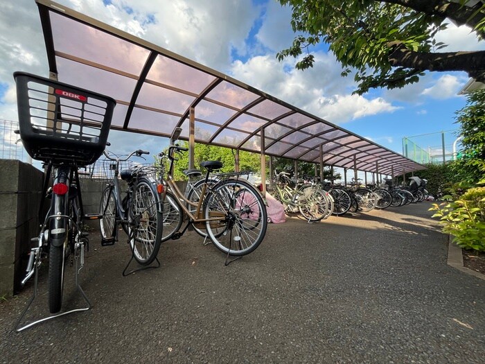 物件外観写真3　(駐輪場)