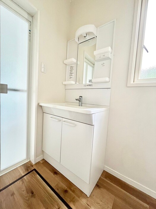 物件内観写真11　(洗面)