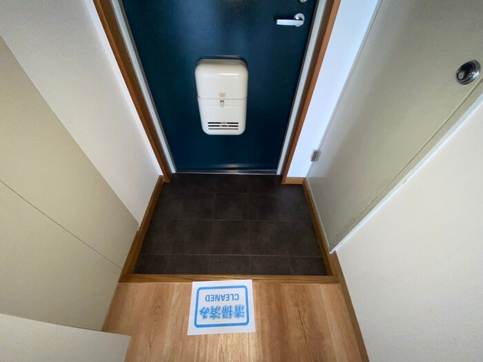 物件内観写真14　(玄関)
