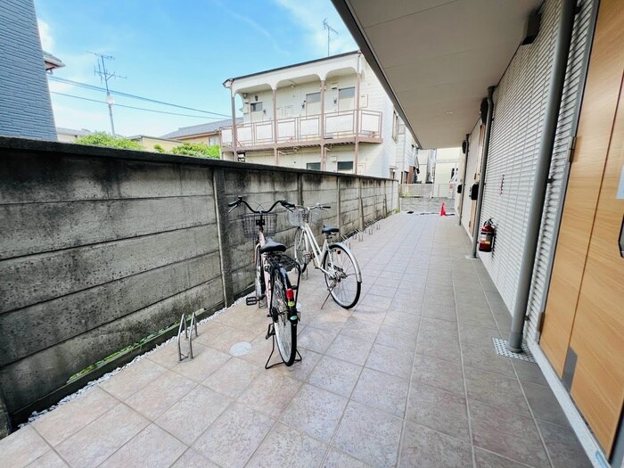 物件外観写真2　(駐輪場)