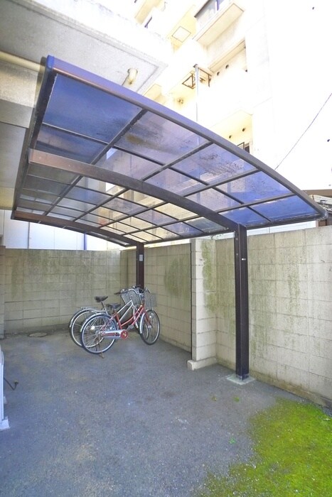 物件外観写真5　(駐輪場)