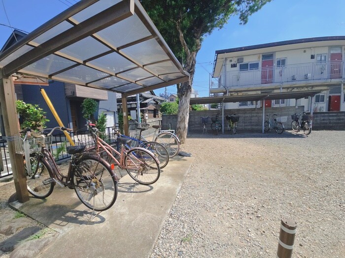 物件外観写真3　(駐輪場)