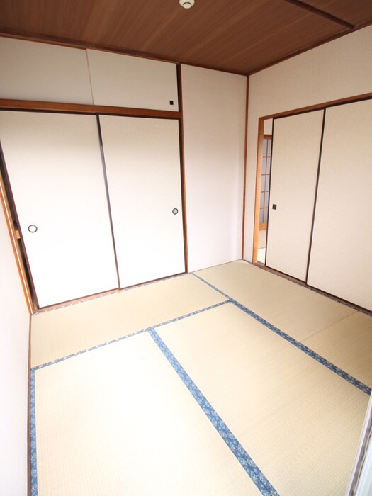 第一はなぶさコ－ポの居室