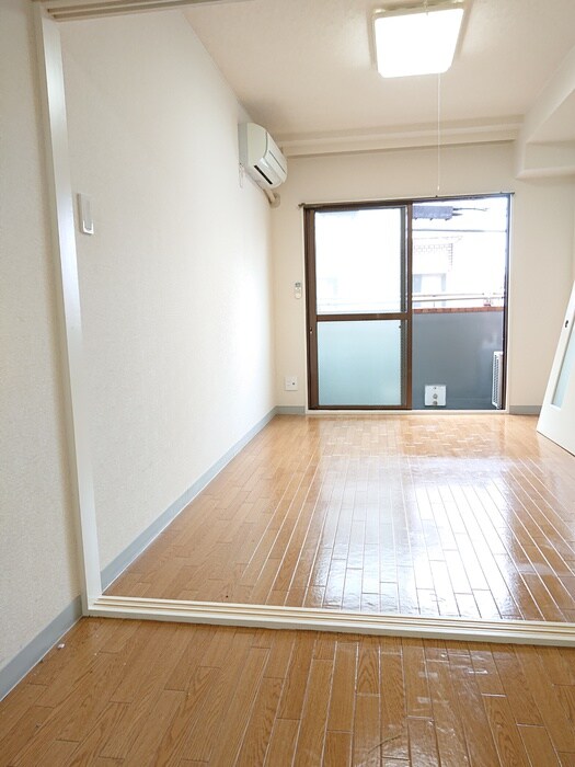 物件内観写真7　(居室)