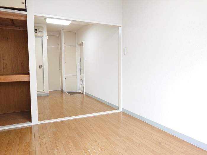 物件内観写真8　(居室)