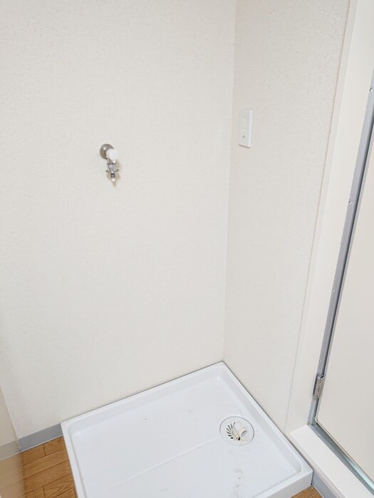 物件内観写真14　(洗濯機置場)