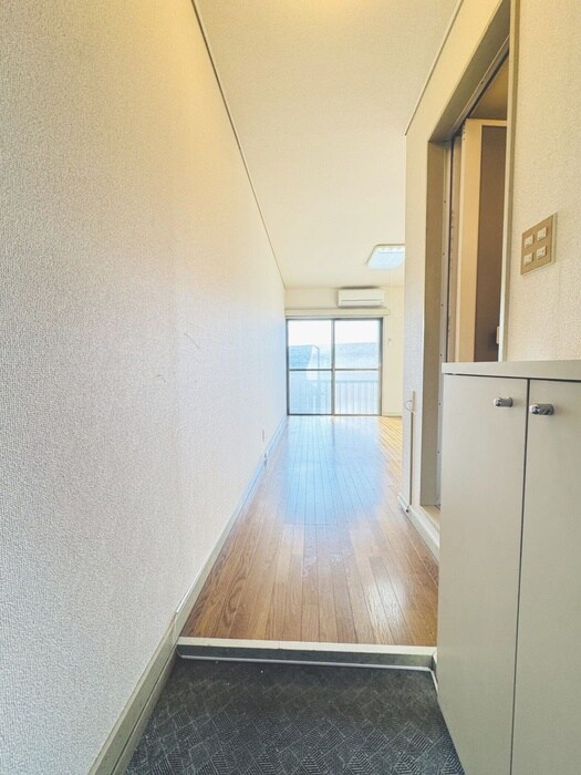 物件内観写真16　(廊下)