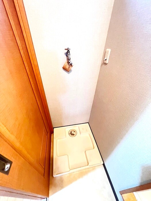 物件内観写真13　(洗濯機置場)