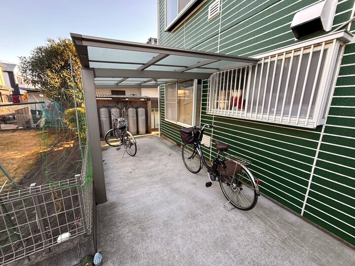 物件外観写真4　(駐輪場)