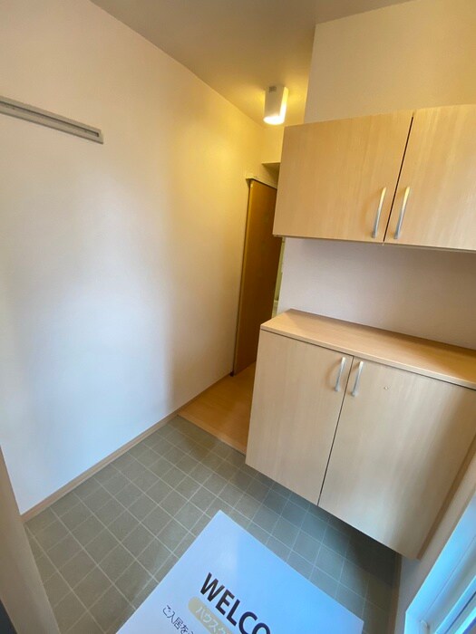 物件内観写真21　(玄関)