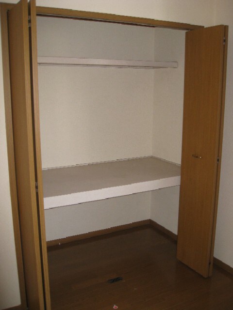 物件内観写真12　(収納)