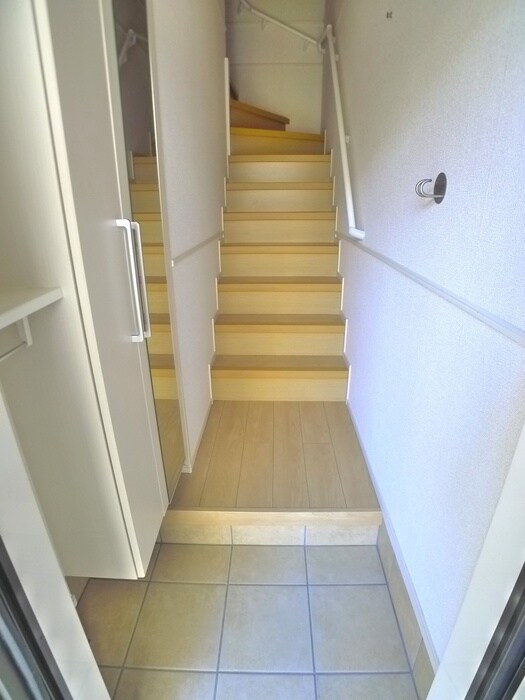 物件内観写真14　(玄関)