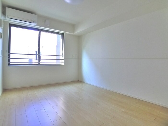 物件内観写真16　(室内からの展望)