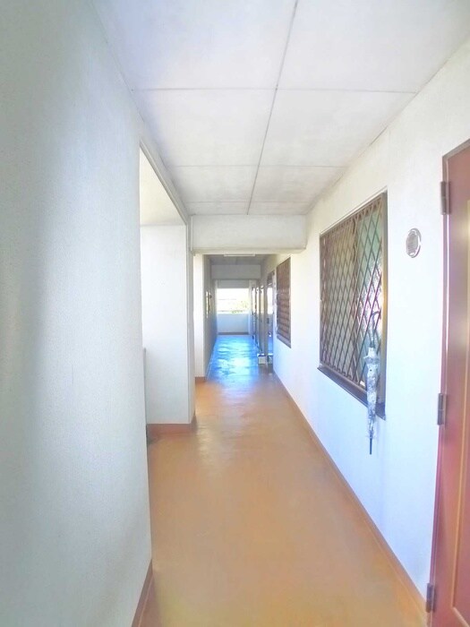 物件外観写真6　(エントランス部分)