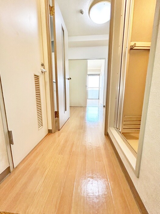 物件内観写真13　(廊下)