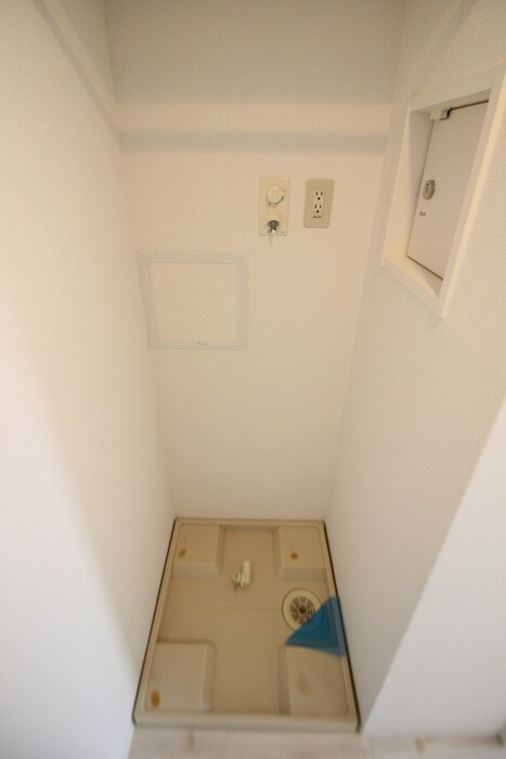 物件内観写真12　(洗濯機置場)