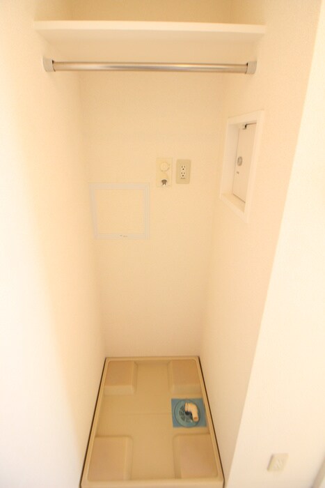 物件内観写真17　(洗濯機置場)