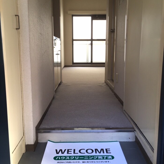 物件内観写真9　(玄関)