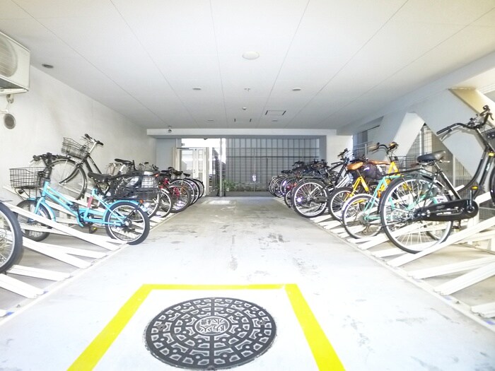 物件外観写真5　(駐輪場)