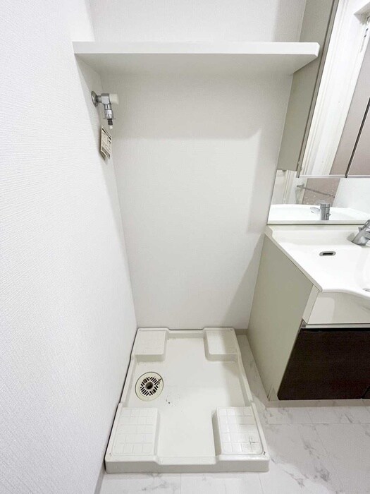 物件内観写真12　(洗濯機置場)