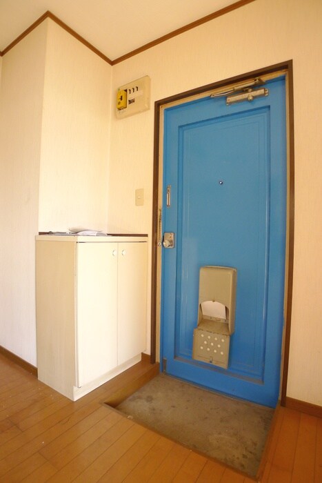 物件内観写真4　(玄関)